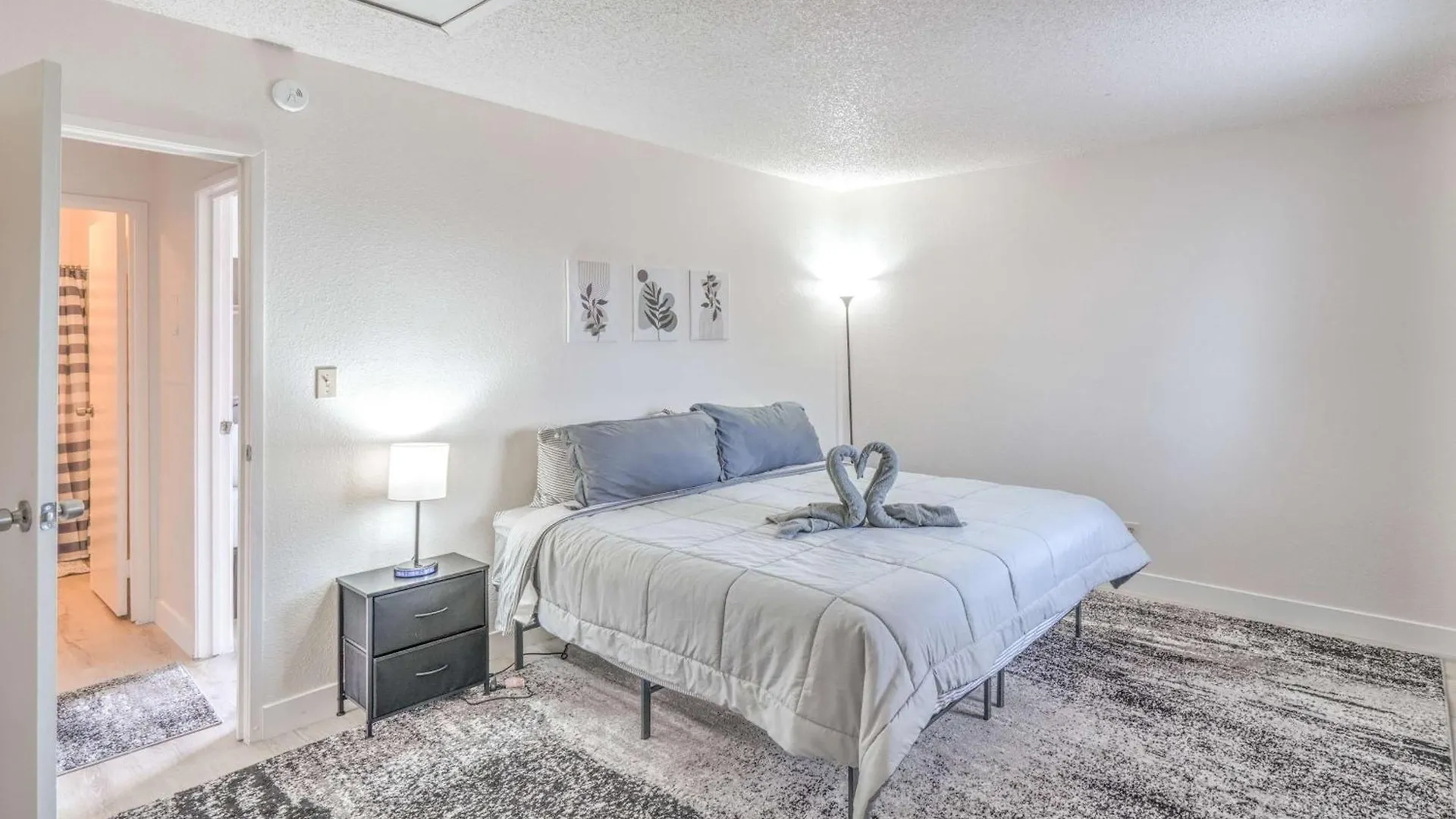 Stylish Stay Near Vegas Strip! Sleeps 6! Las Vegas 0*,  Verenigde Staten