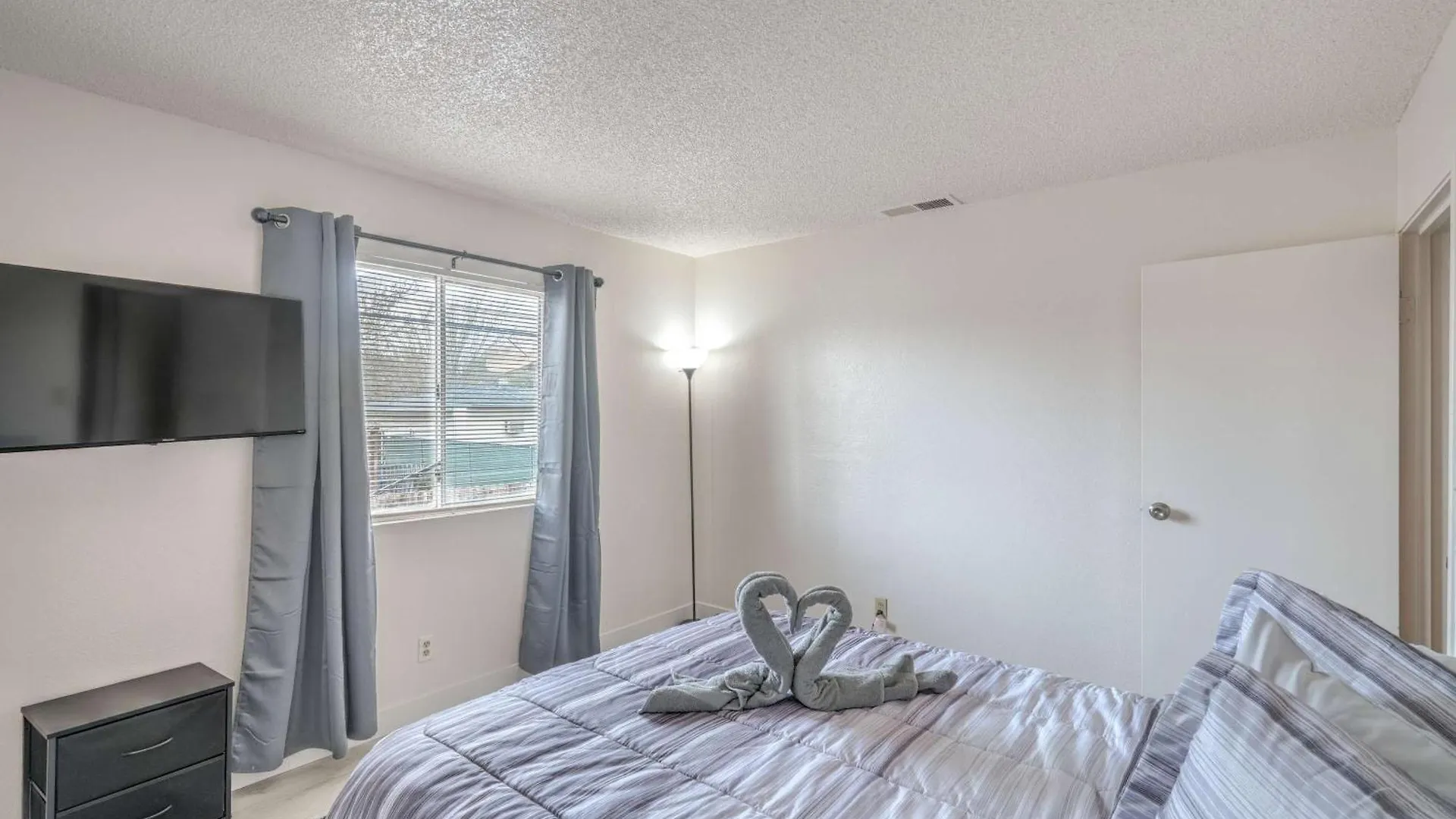 بيت للعطل Stylish Stay Near Vegas Strip! Sleeps 6! لاس فيغاس الولايات المتحدة الأمريكية